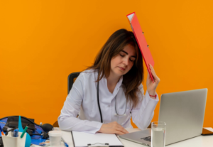 Affidare la tua prima tesi a un servizio di scrittura: 5 motivi perché è la scelta giusta